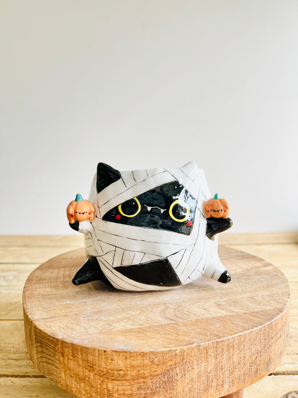 Mummy kitty pot with pumpkin friends, photo 8 of 8