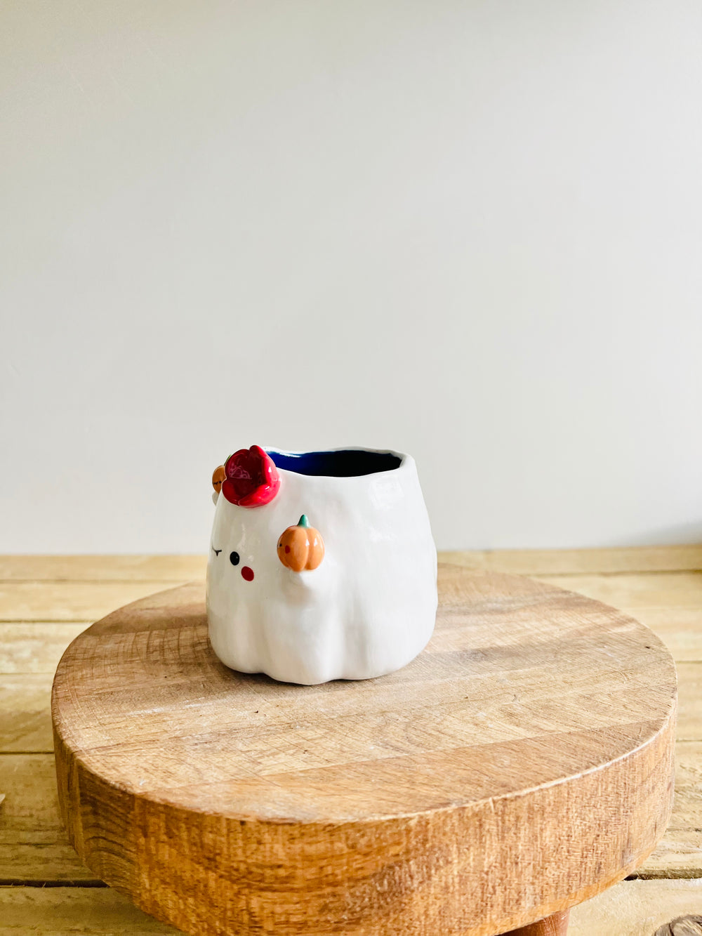 Ghost pot with pumpkin friends, photo 4 of 8