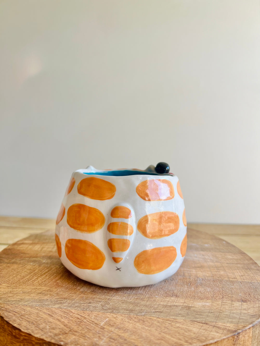 Stripey Ginger Cat Pot with No Face planter, photo 4 of 7