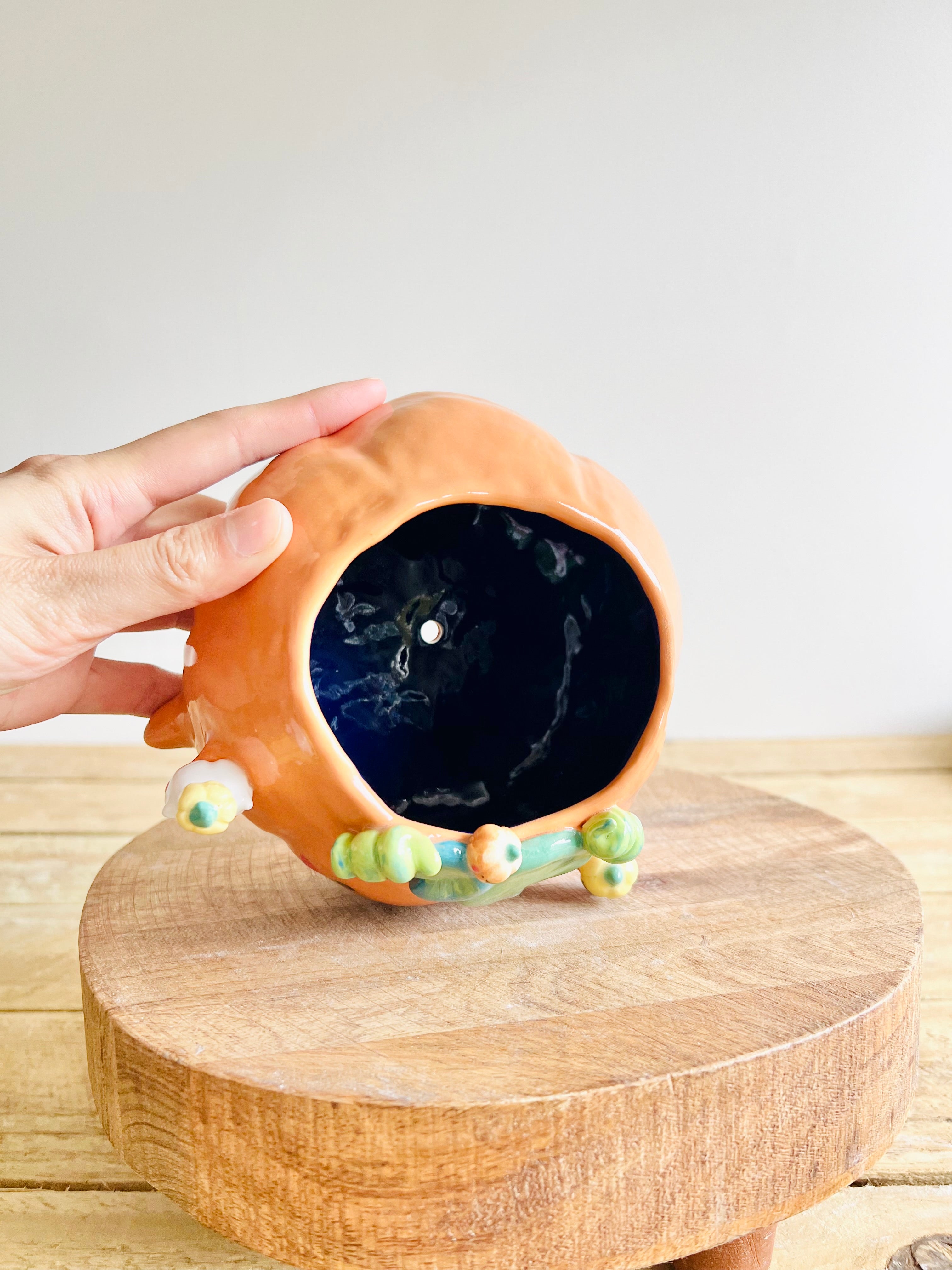 Pumpkin pot with ghost and baby pumpkin friends