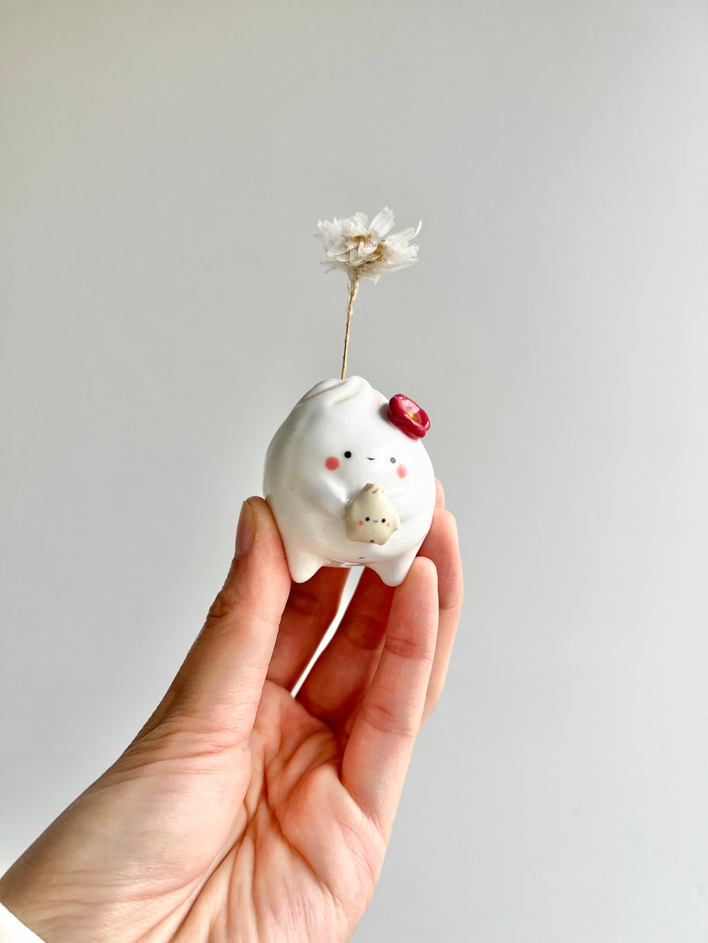 Bud vase magnet