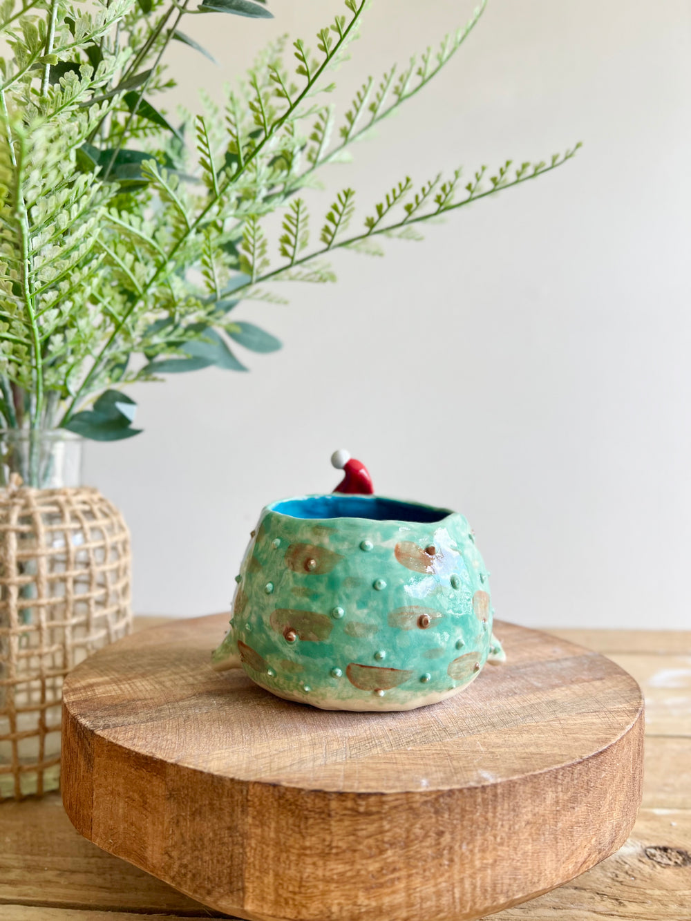 Festive grumpy Froggo planter #2, photo 5 of 13