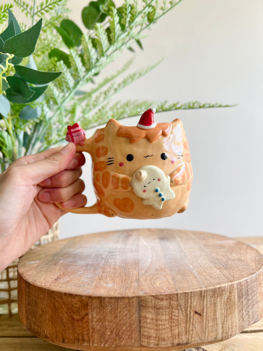 Ginger cat mug with gingerbread and present friend, photo 14 of 14