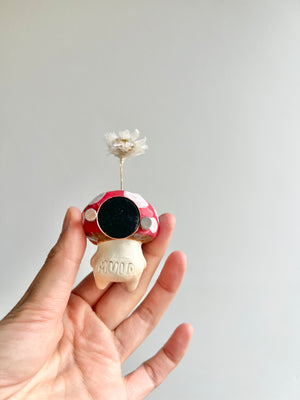 Bud vase magnet