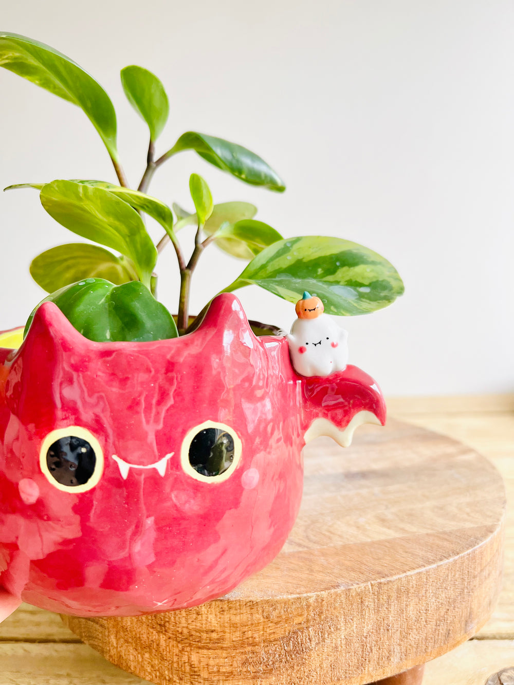 Bat pot with ghost and pumpkin friends, photo 7 of 8