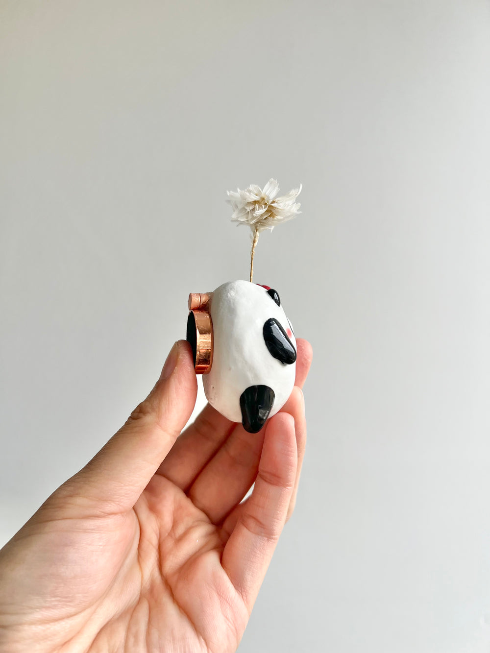 Bud vase magnet, photo 2 of 3