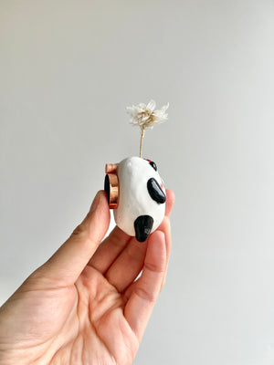 Bud vase magnet