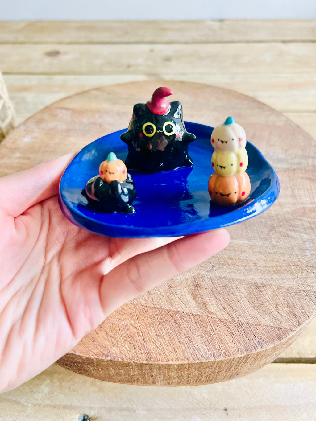 Black cats and pumpkins trinket dish