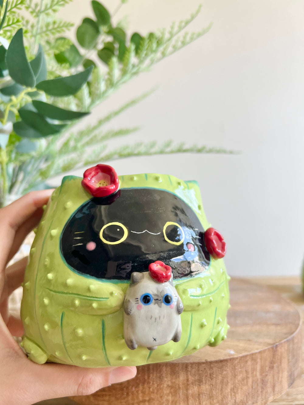 Flowery black CAT-us pot with grey cat friend, photo 9 of 15