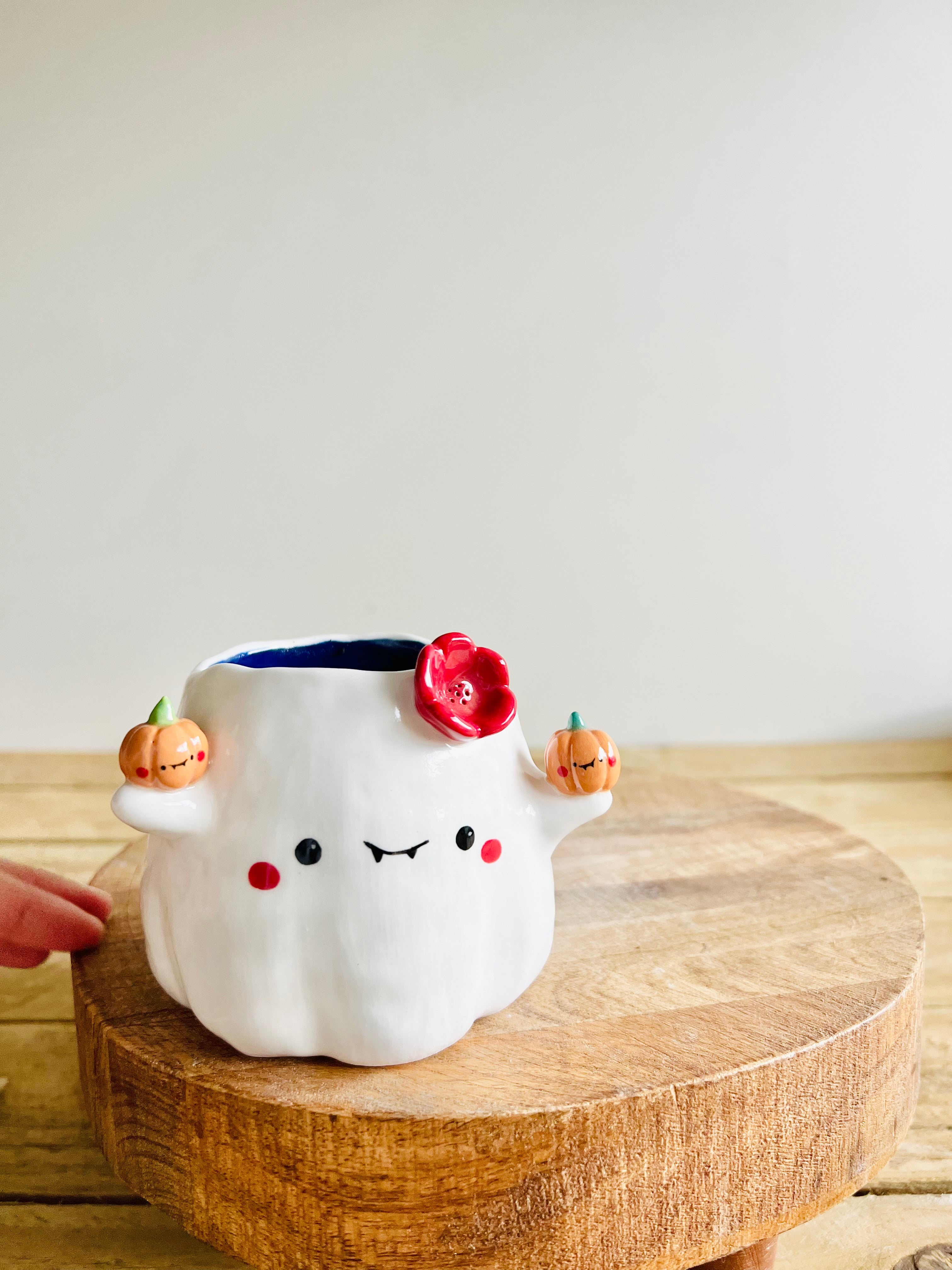 Ghost pot with pumpkin friends