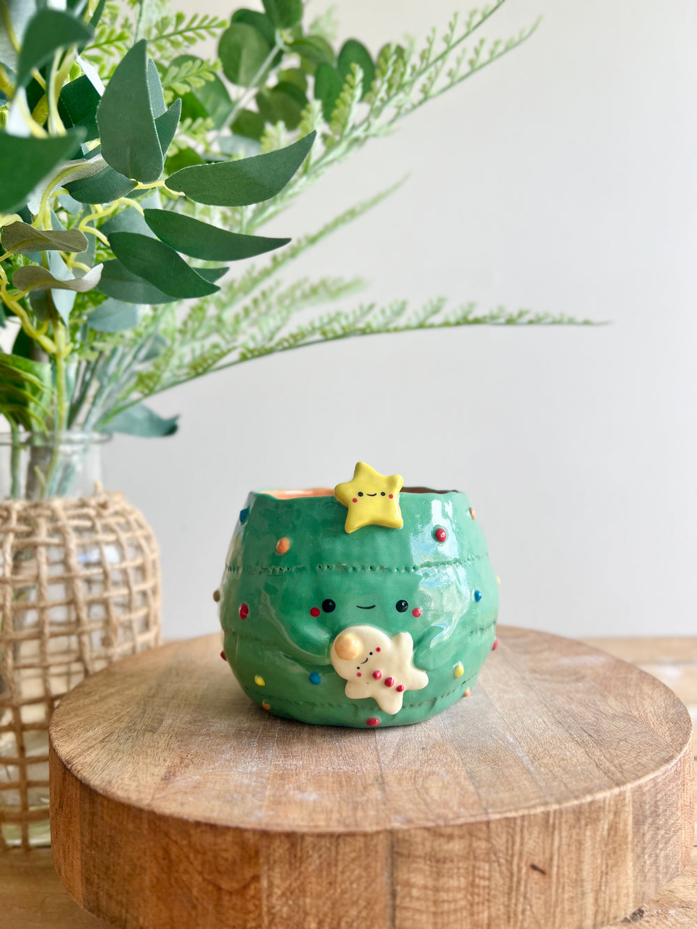 Christmas tree planter with gingerbread friend, photo 2 of 10