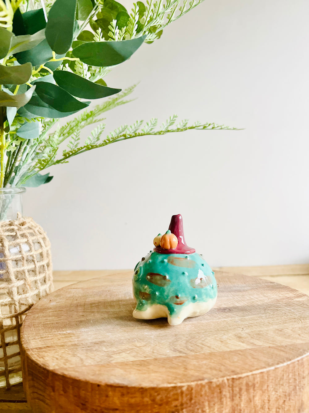 Grumpy Froggo witch with pumpkin friends bud vase, photo 5 of 10