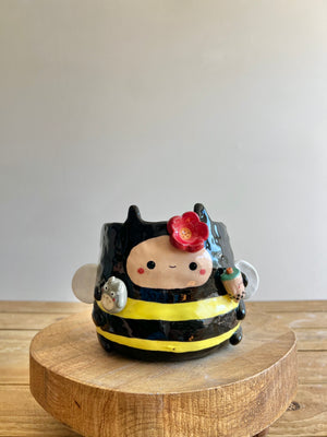 Bee Pot