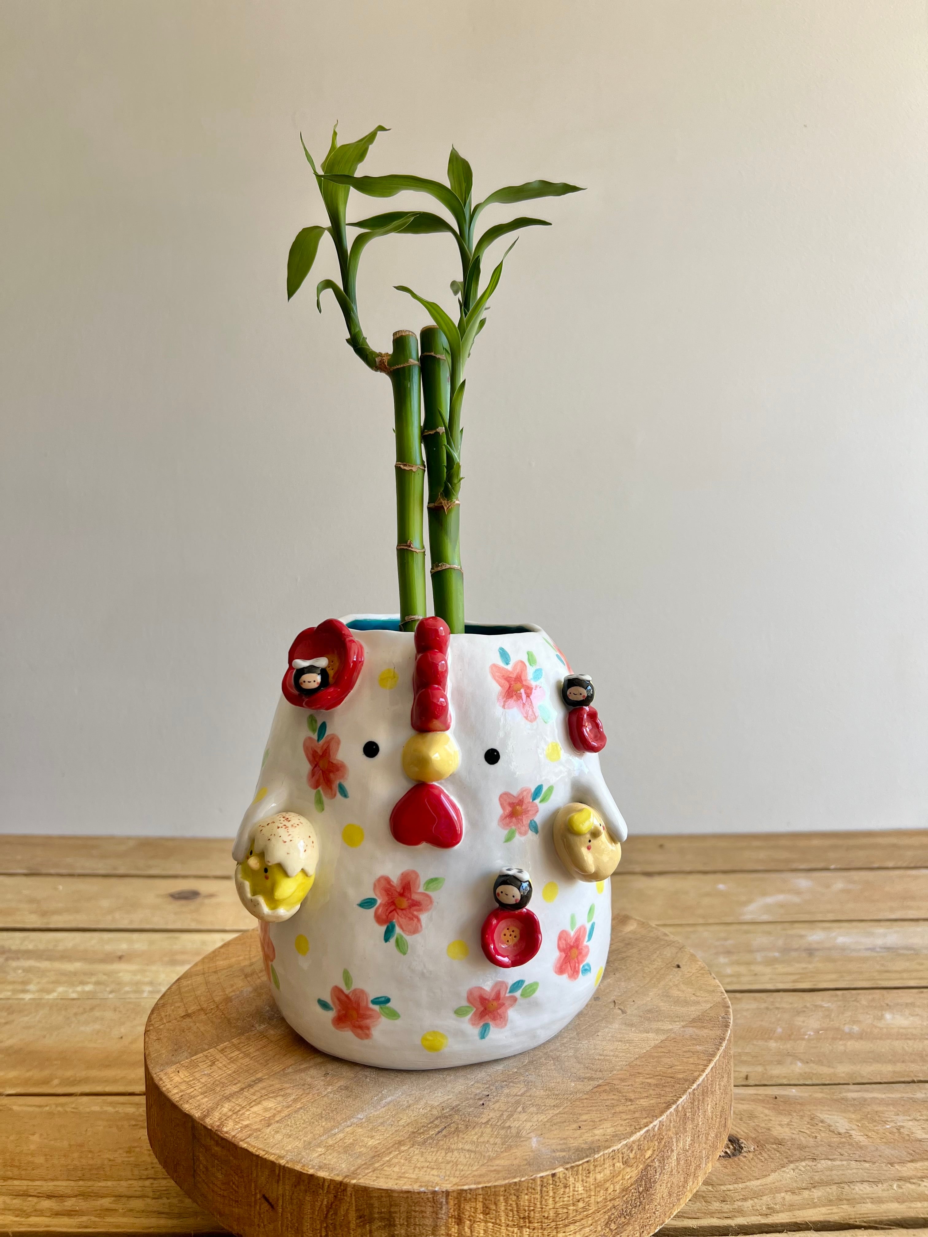 Large Chicken pot/vase