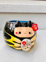 Bee pot with Totoro friend