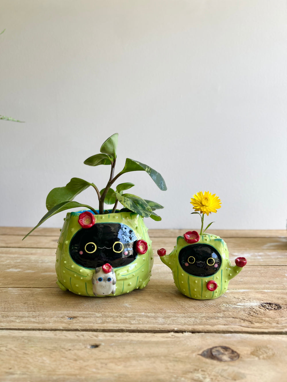 Flowery Black CAT-us bud vase, photo 11 of 11