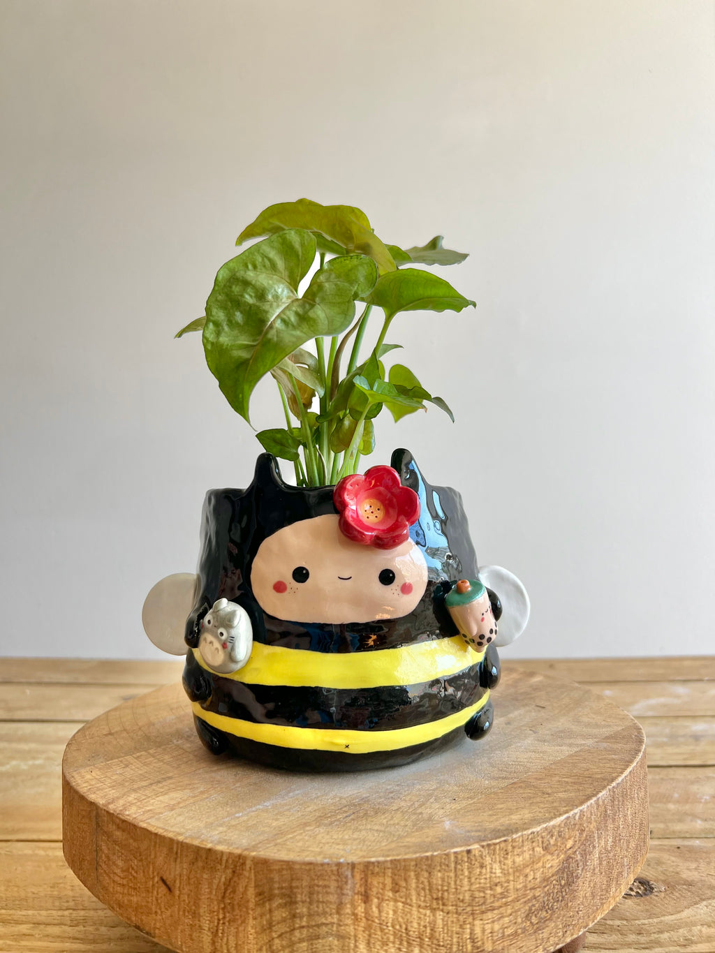 Bee Pot