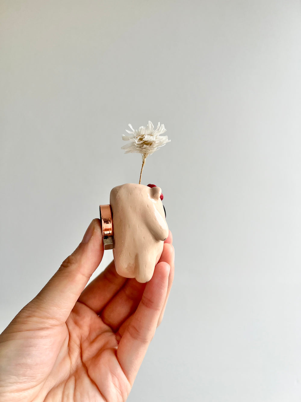 Bud Vase Magnet, photo 2 of 3