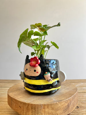 Bee Pot