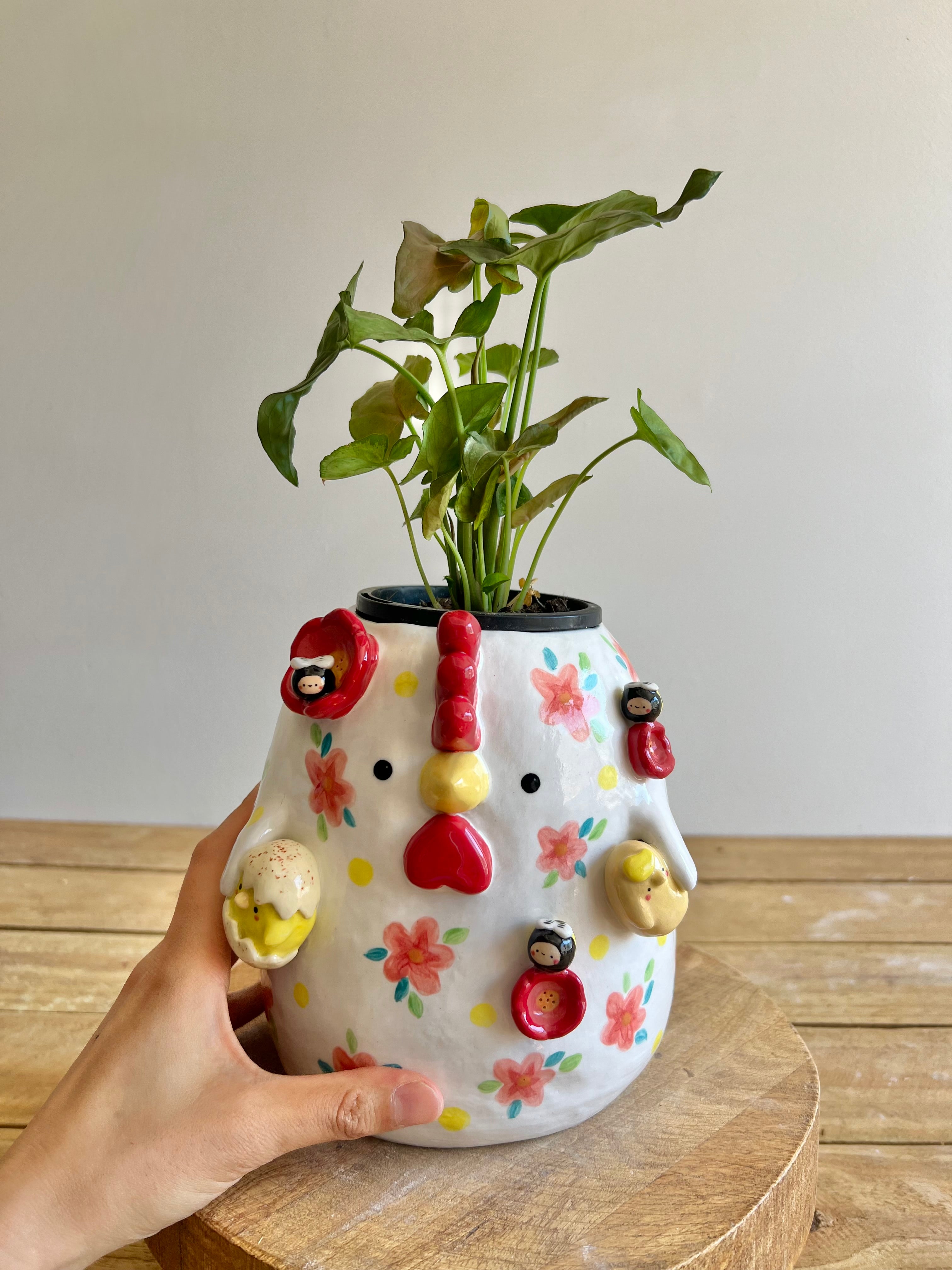 Large Chicken pot/vase