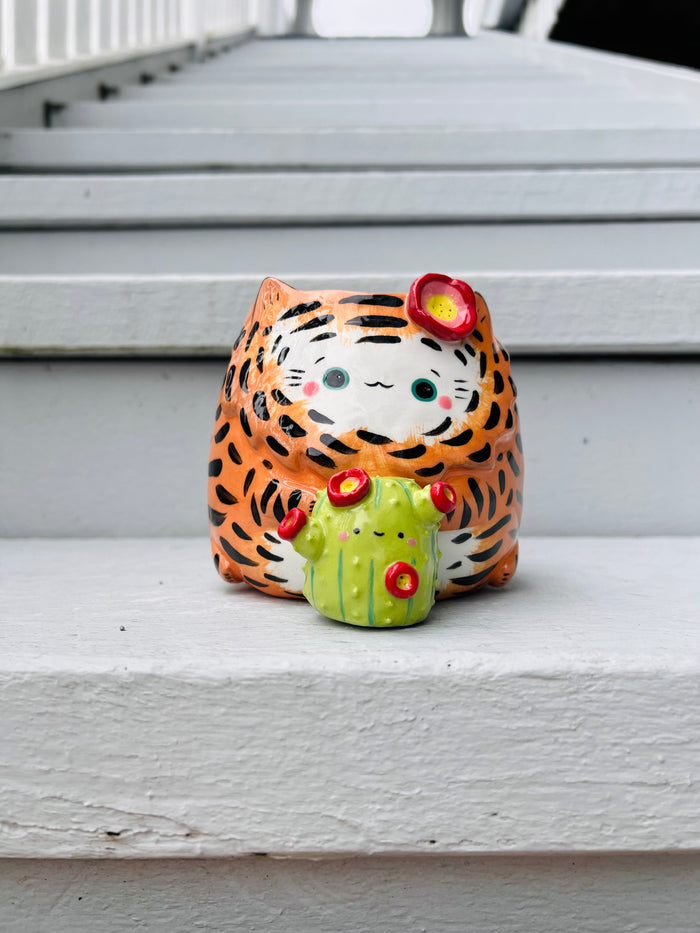 2in1 Tiger pot with cactus vase friend