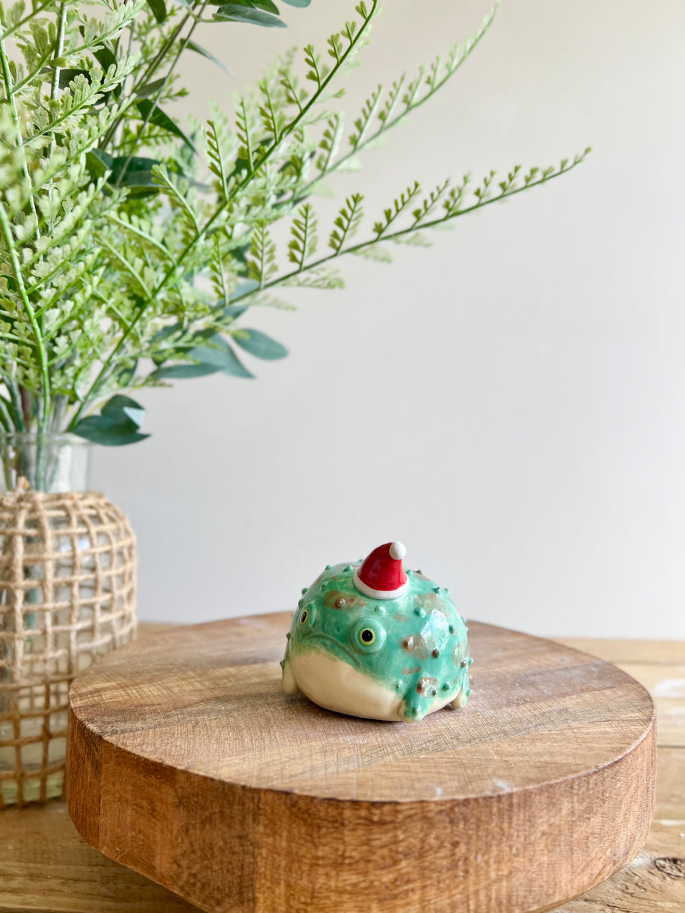 Festive grumpy Froggo bud vase #2, photo 6 of 11