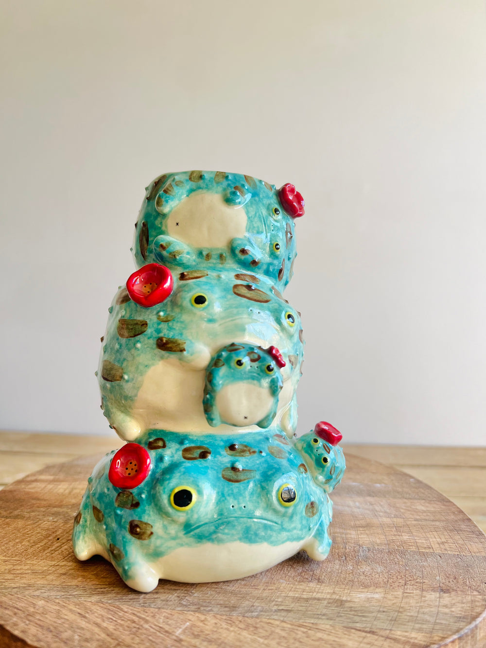 Grump Froggo family trio stack vase, photo 7 of 8