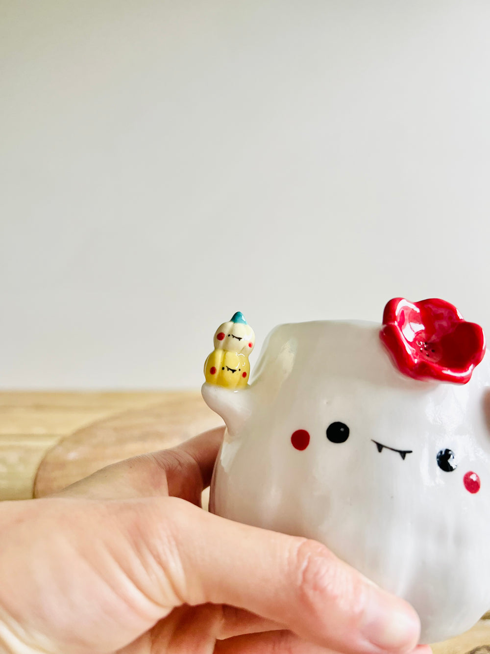 Ghost pot with pumpkin friends, photo 6 of 8
