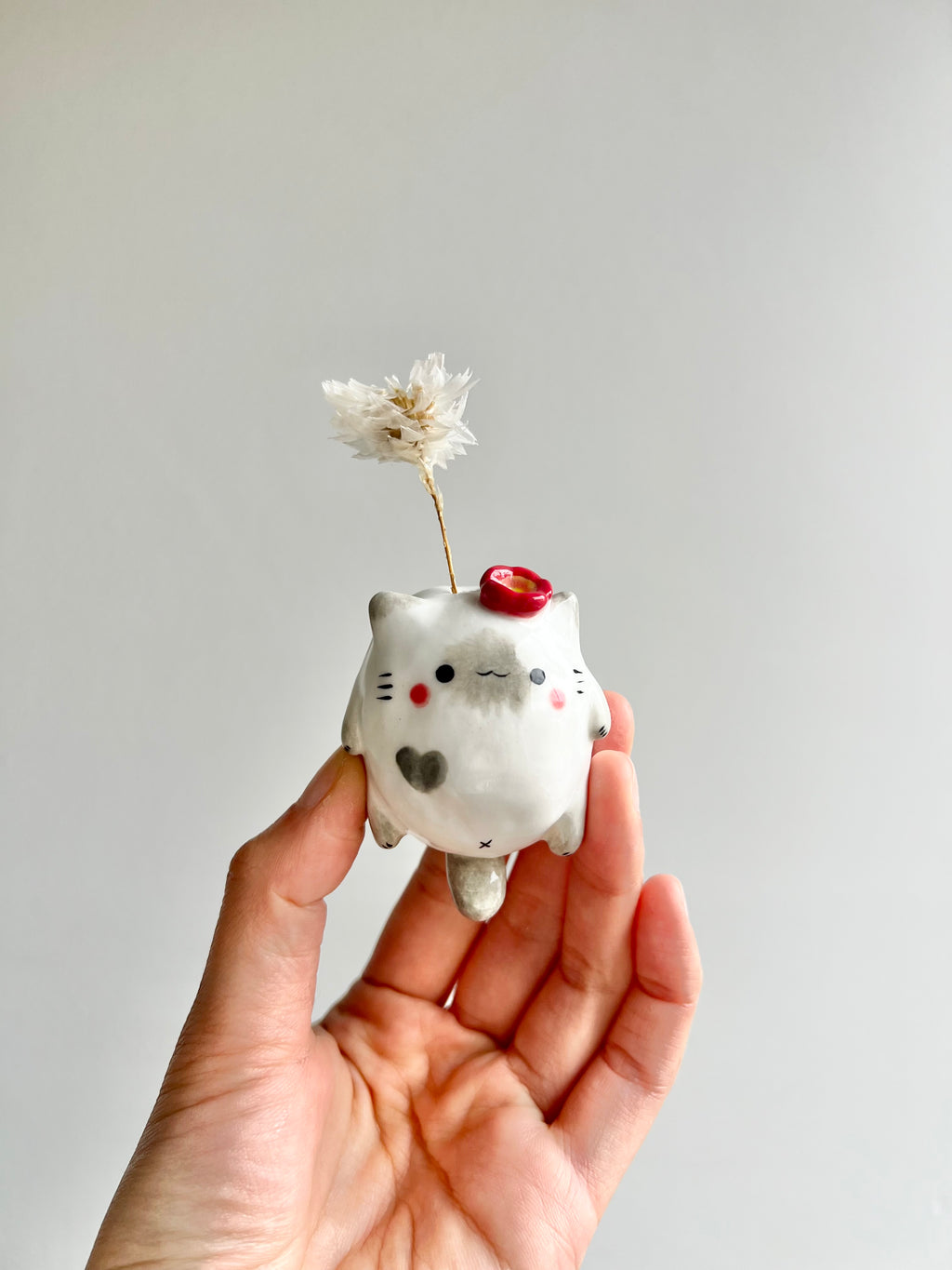 Bud vase magnet
