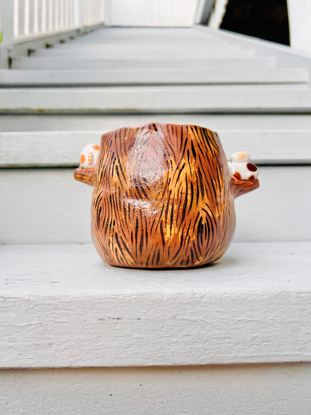 Happy tree pot with cat friends, photo 3 of 6