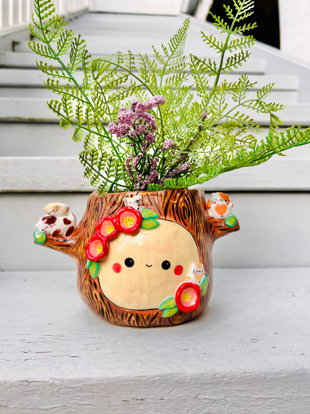 Happy tree pot with cat friends, photo 5 of 6