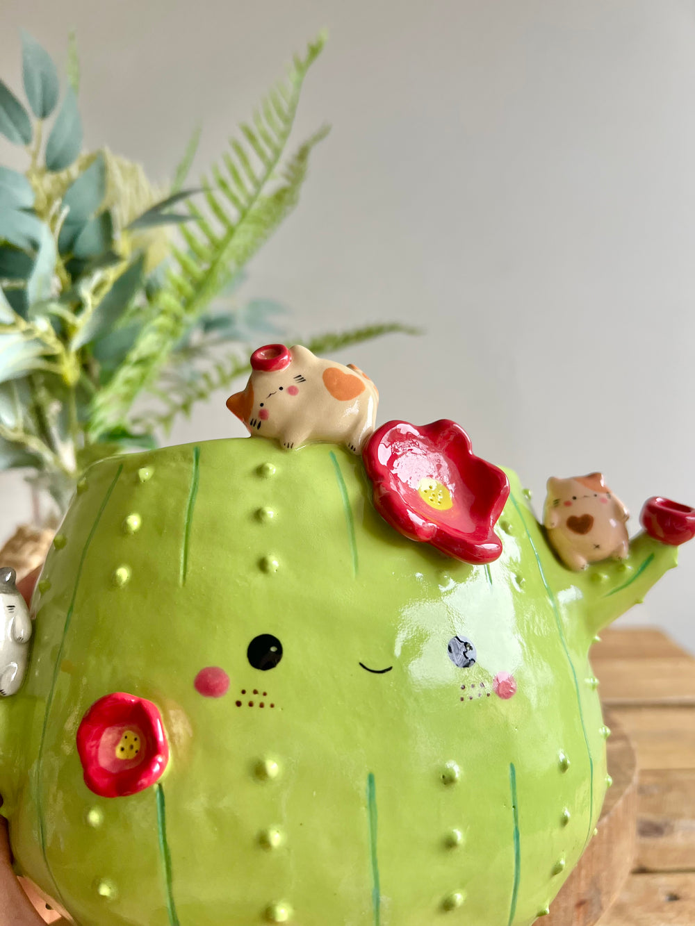 Large planter pot (no drainage hole), photo 8 of 12