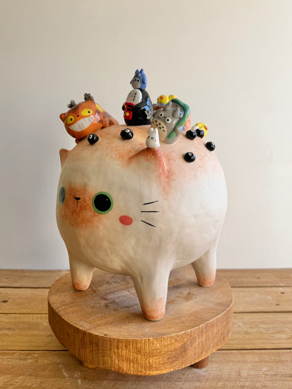A Very Spirited Chubby Cat — image 5, photo 5 of 14