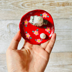 Red flowery cat with dumplings trinket dish