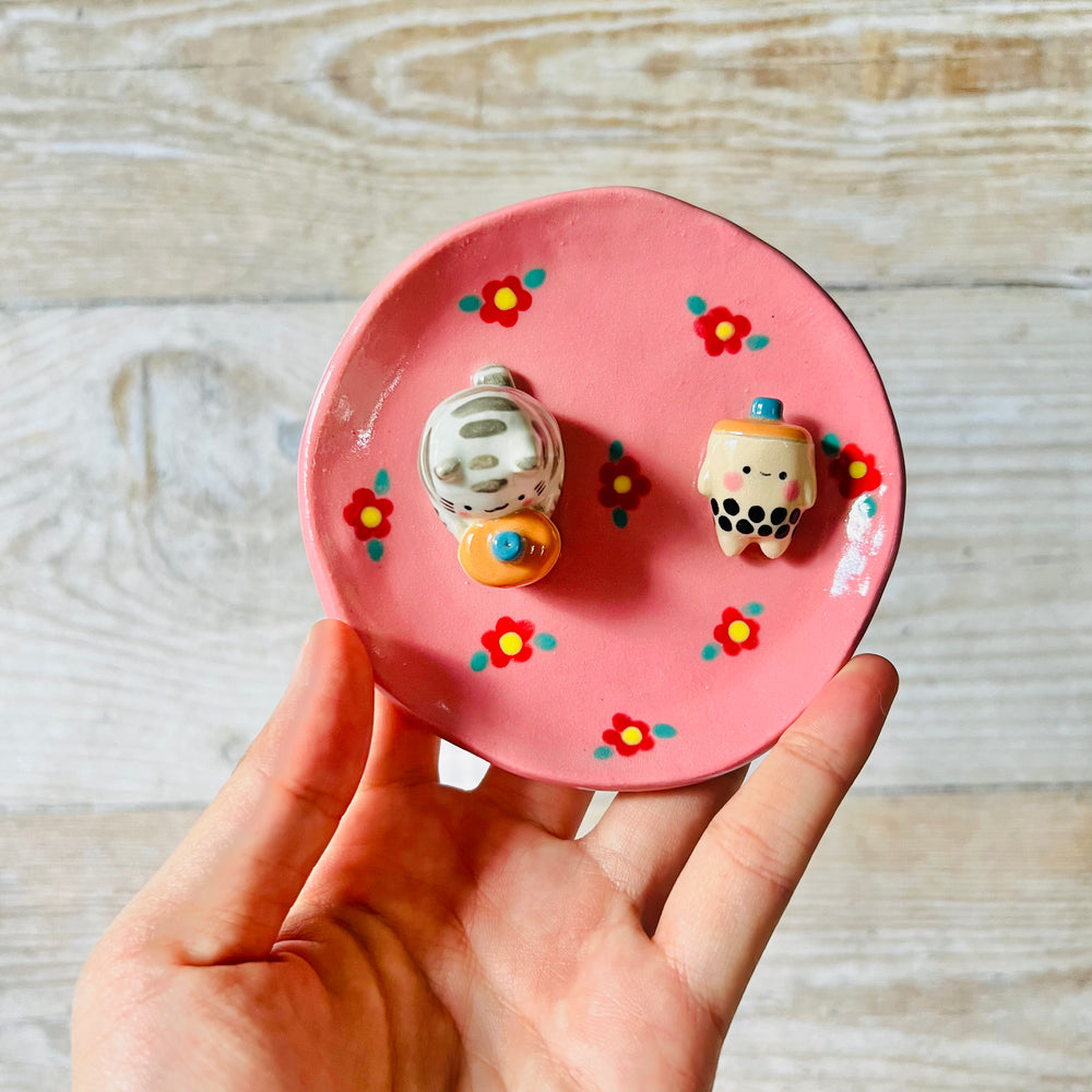 PINK flowery cat with BBT trinket dish, photo 2 of 9