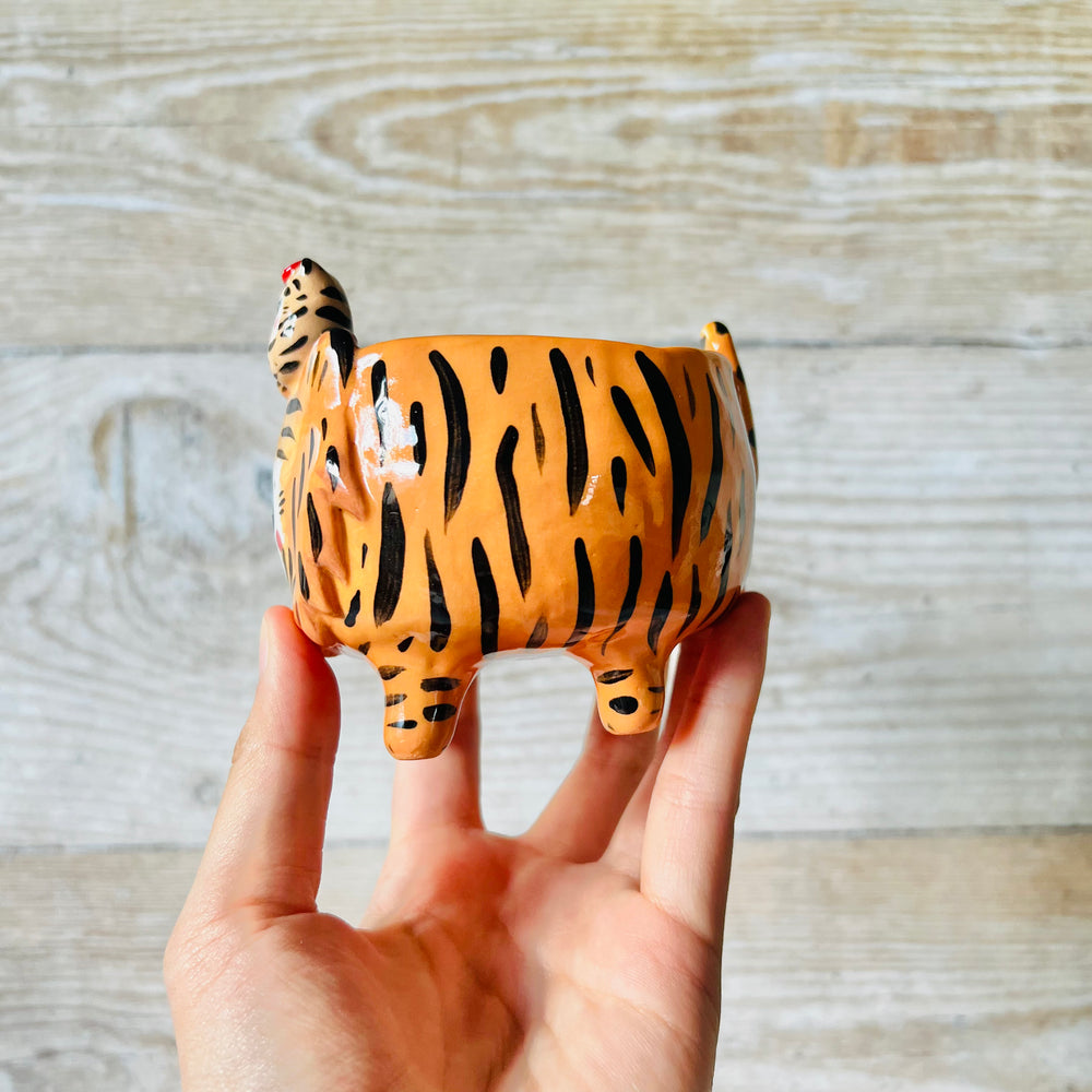 Leggy flowery TIGER BOWL with tiger babies, photo 3 of 8