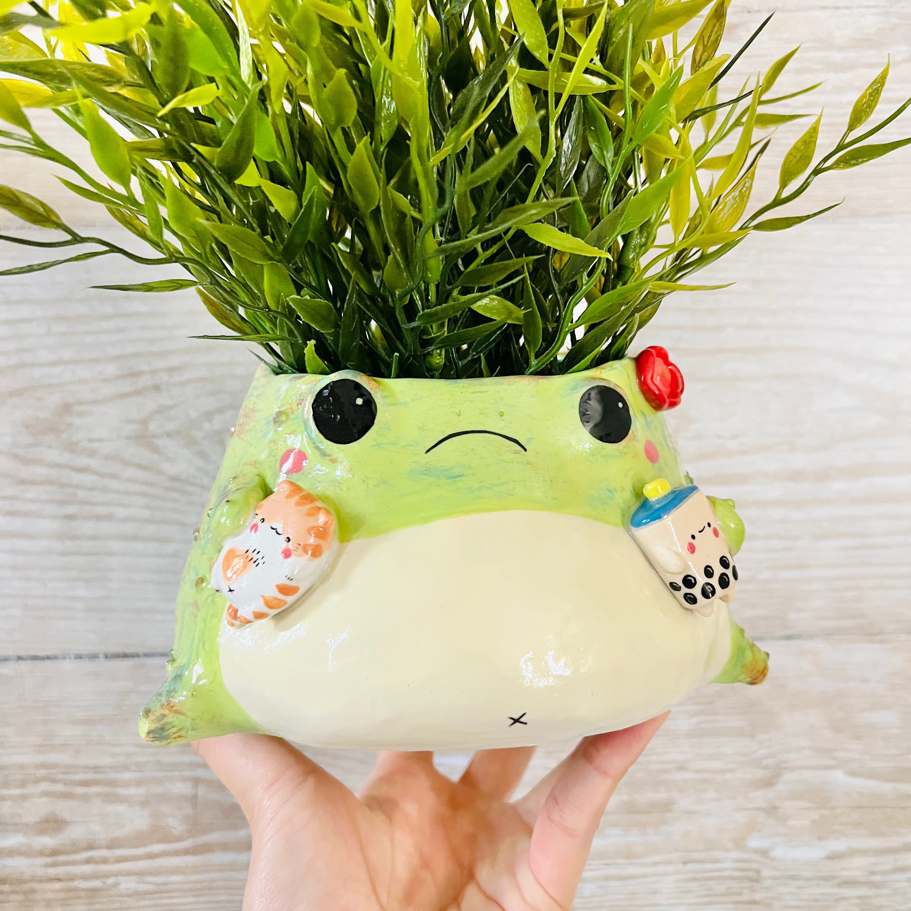 Grumpy Frog pot with cat and BBT friend