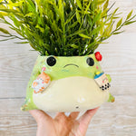 Grumpy Frog pot with cat and BBT friend