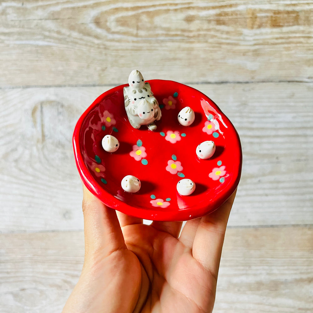 Red Flowery cat with dumplings trinket dish, photo 1 of 9
