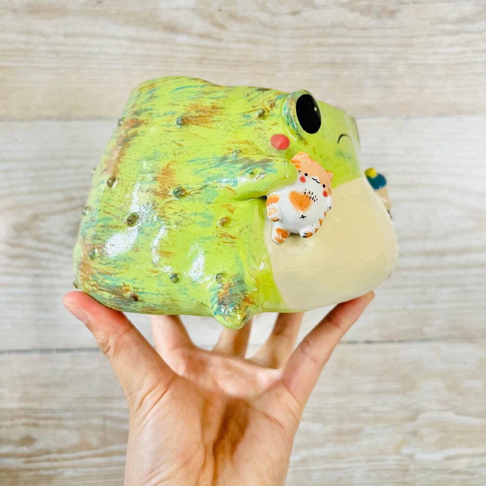 Grumpy Frog pot with cat and BBT friend, photo 2 of 9