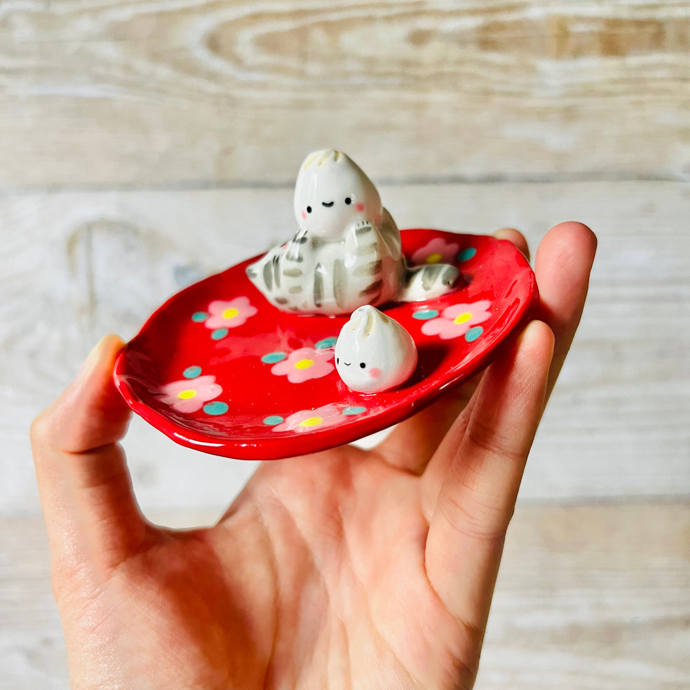 Red flowery cat with dumplings trinket dish, photo 6 of 8