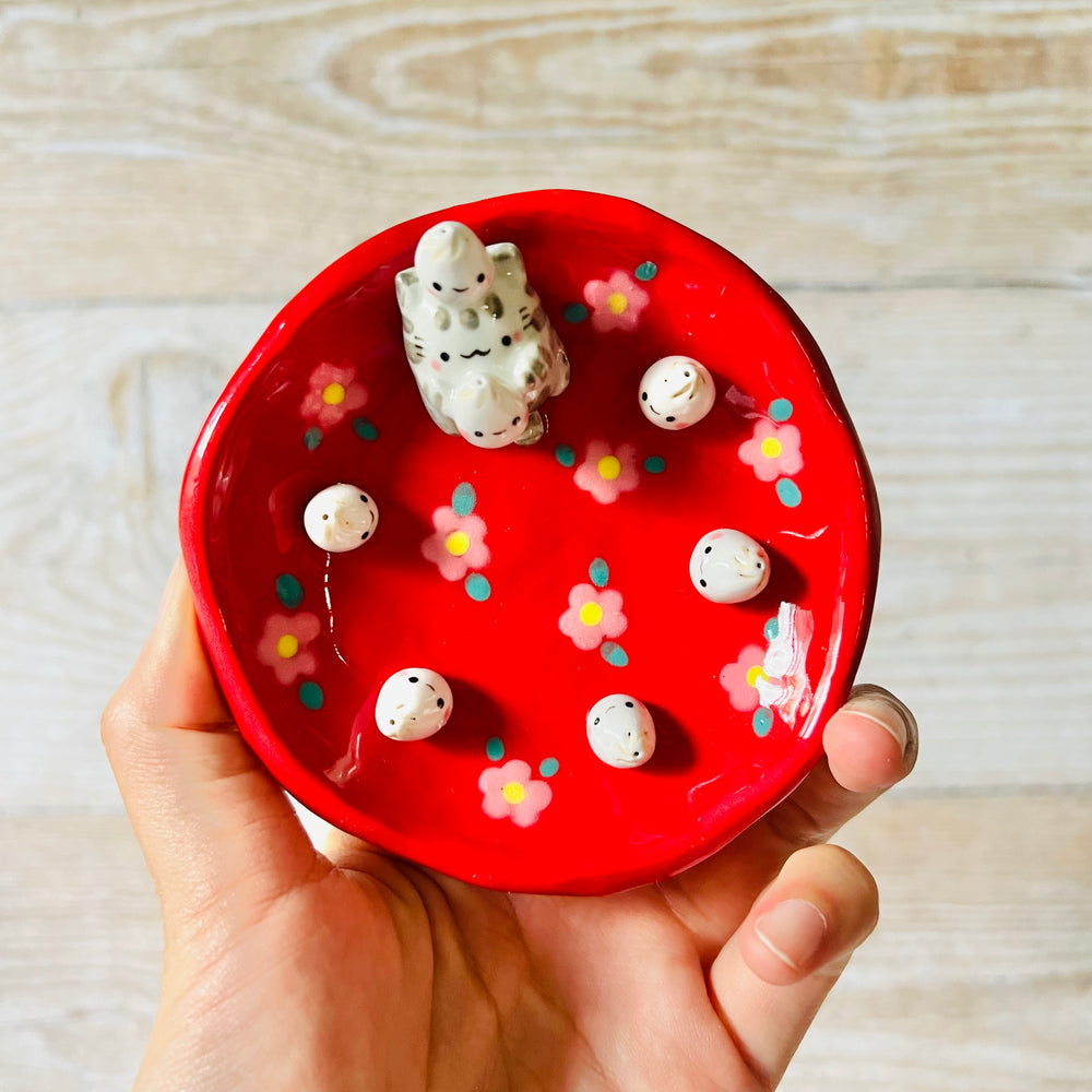 Red Flowery cat with dumplings trinket dish, photo 3 of 9