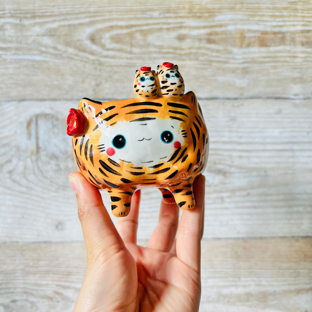 Leggy flowery TIGER BOWL with tiger babies, photo 1 of 8
