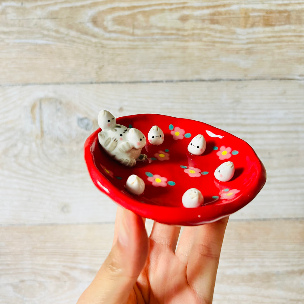 Red Flowery cat with dumplings trinket dish, photo 7 of 9