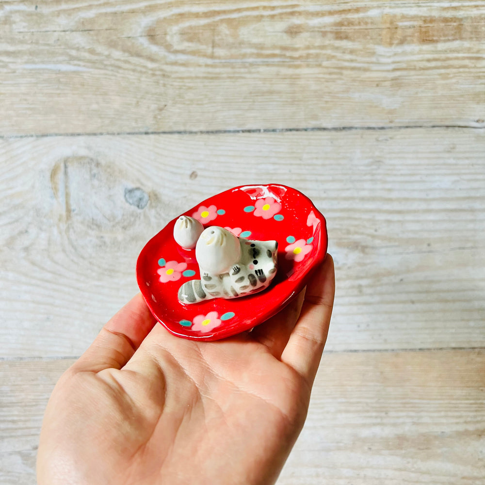 Red flowery cat with dumplings trinket dish, photo 8 of 8
