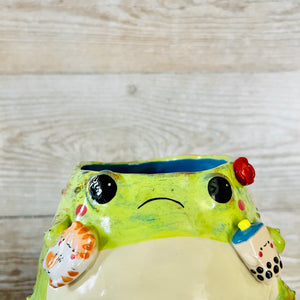 Grumpy Frog pot with cat and BBT friend