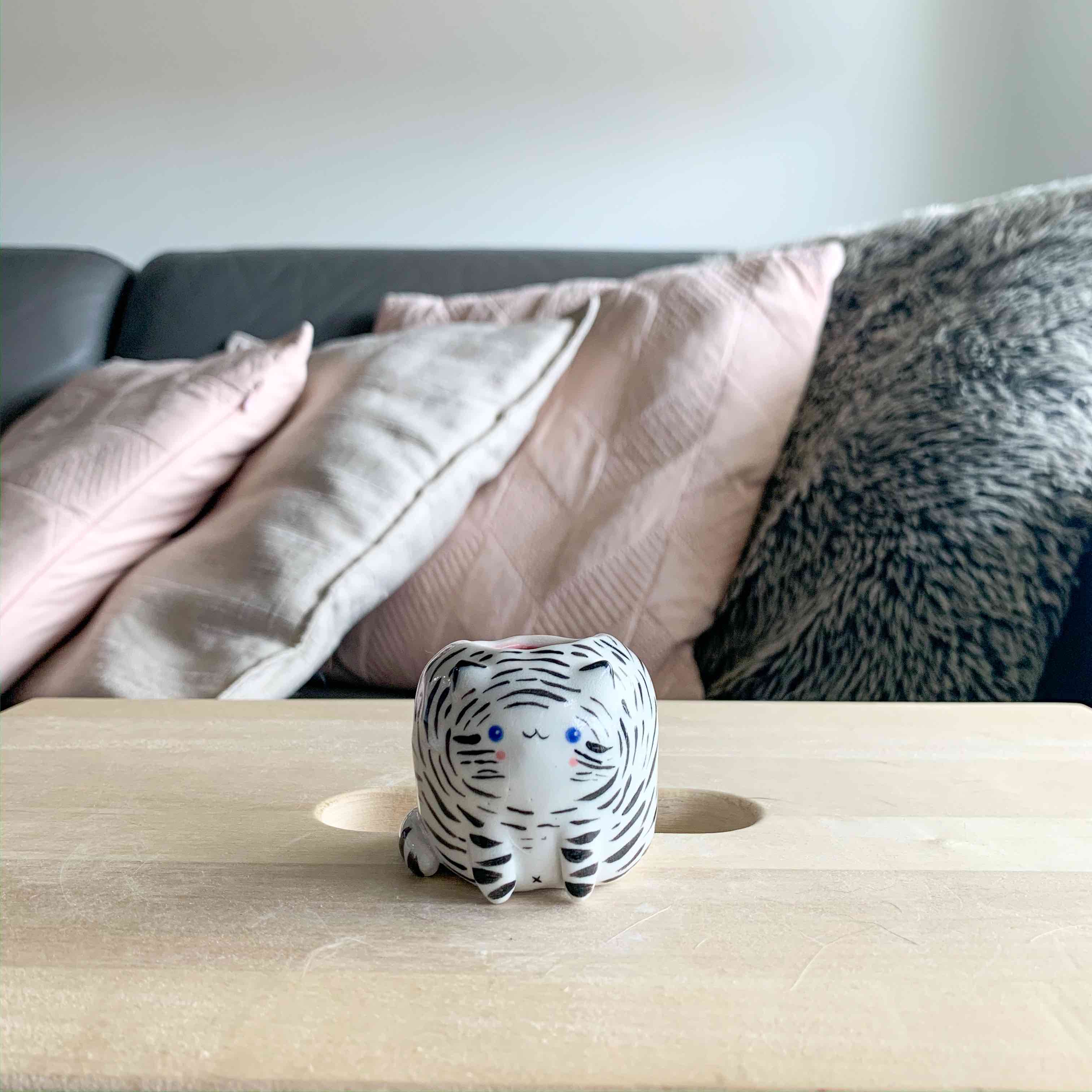 Mini Blue Eyed White Tiger Vase