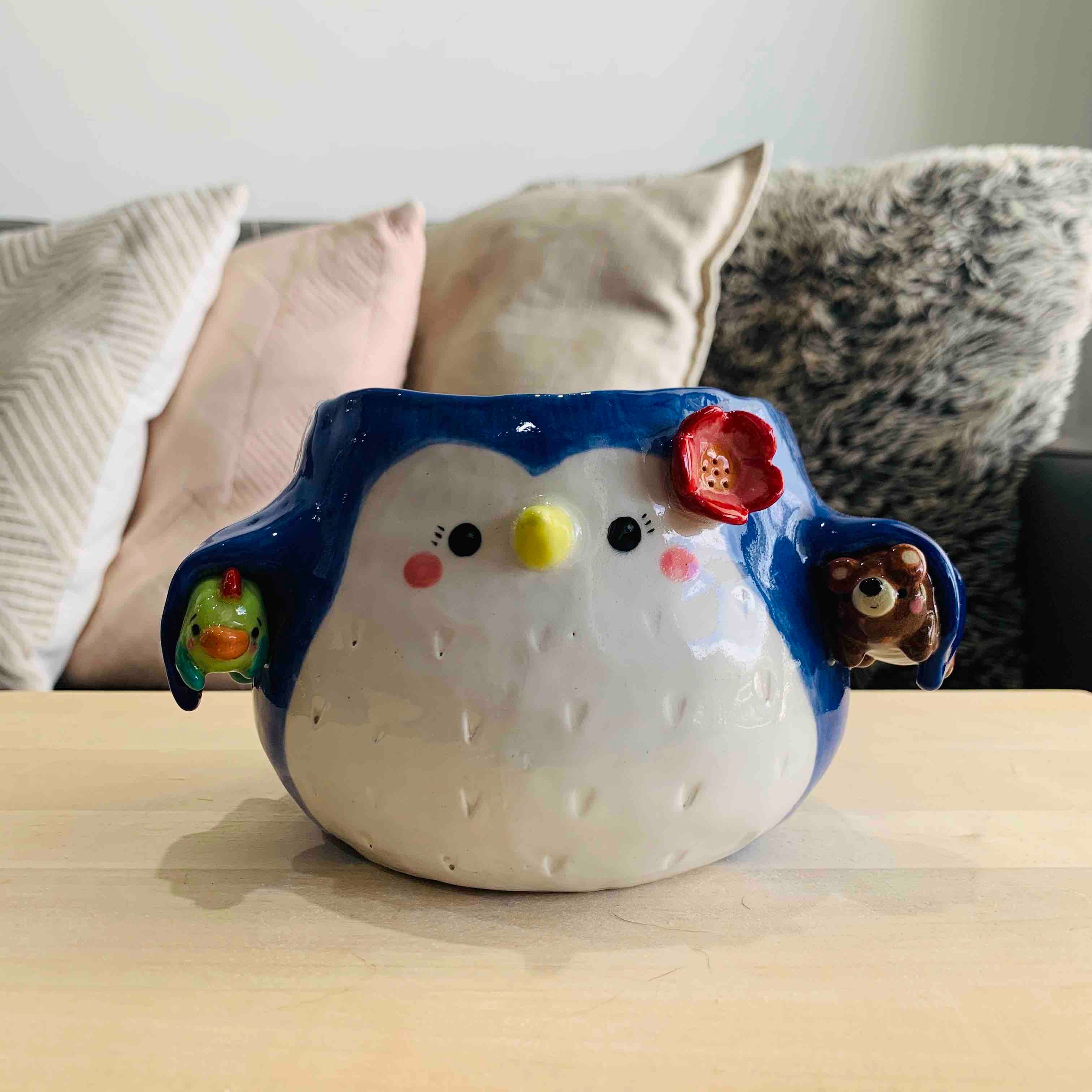 Flowery Penguin Pot with Fish and Armpit Bear Friend