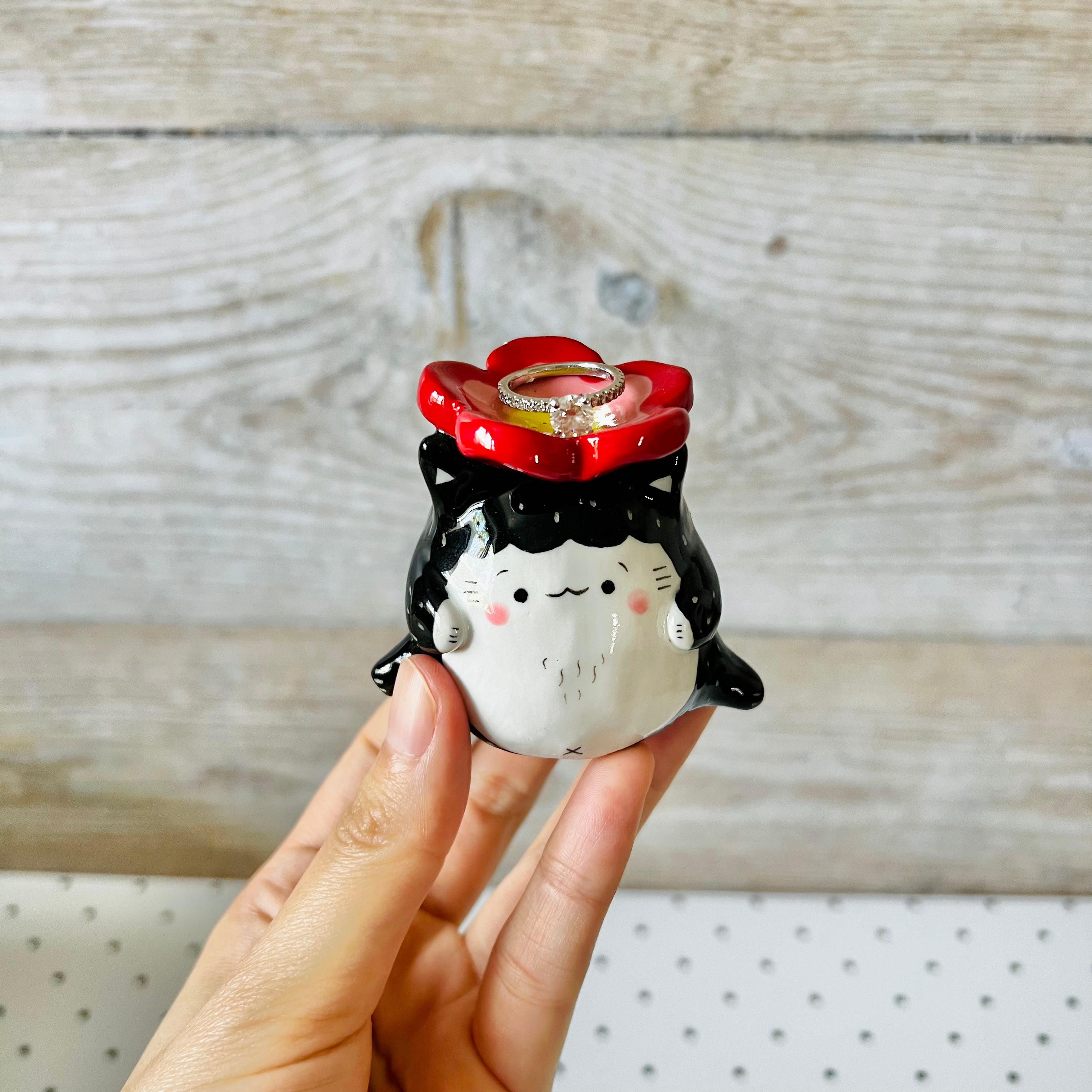 Flower head Black cat ornament/ring holder