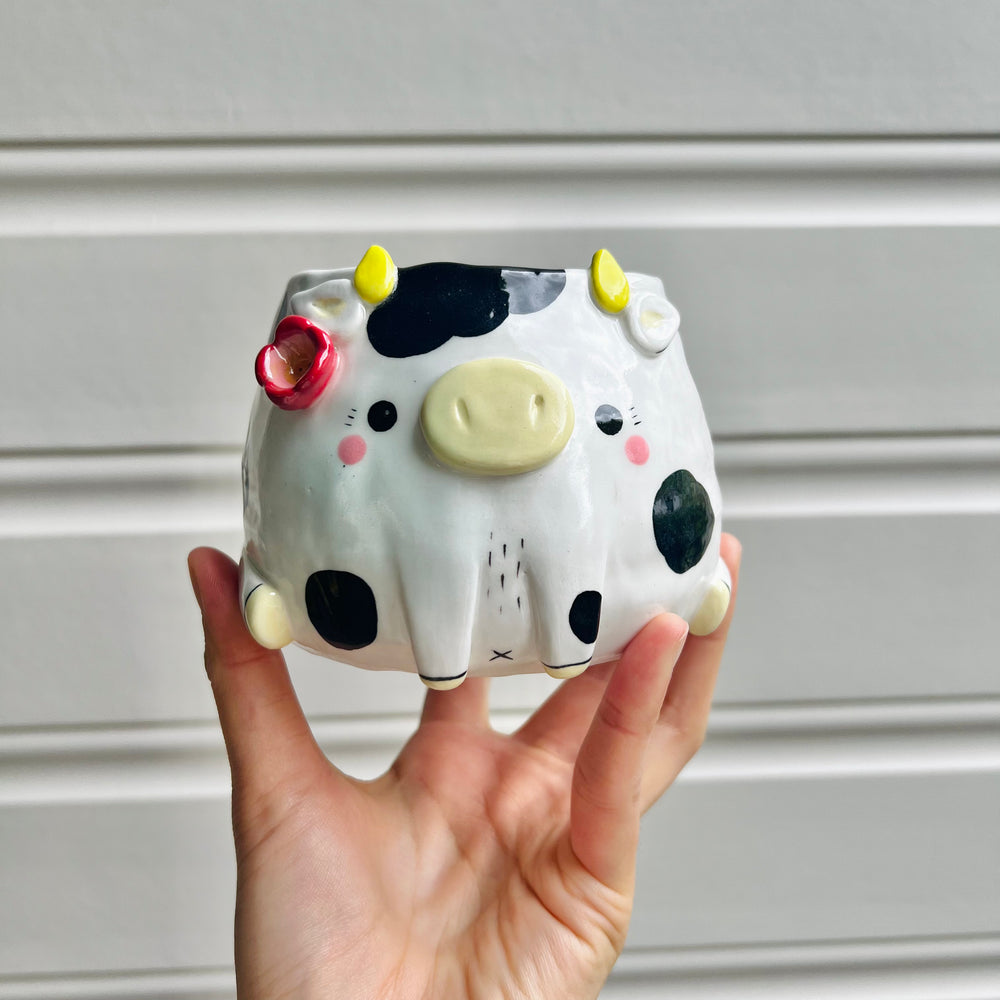 Flowery cow pot, photo 1 of 7